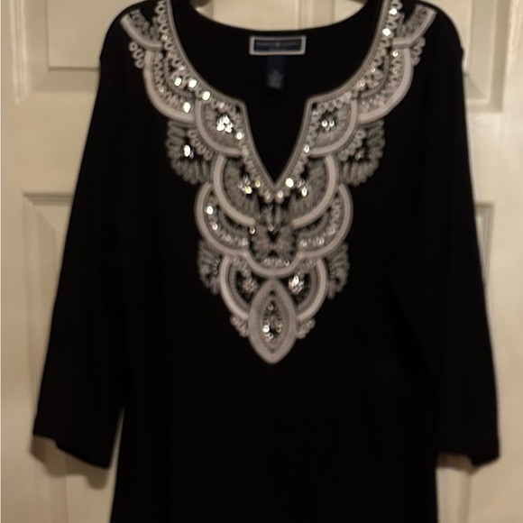 Karen Scott Woman top w/quarter sleeves Armpit to armpit 24” w/stretch - Picture 1 of 4